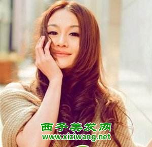 最流行卷發中長發型圖片時尚乖巧美女都這樣扎