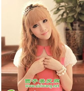 潮流長(zhǎng)發(fā)卷發(fā)發(fā)型圖片
