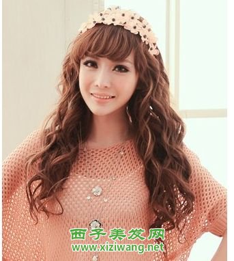 潮流長(zhǎng)發(fā)卷發(fā)發(fā)型圖片
