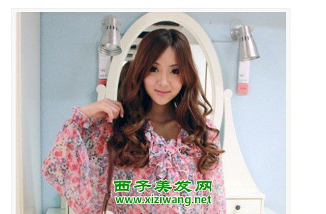 最新長瘦臉女生燙發發型圖片
