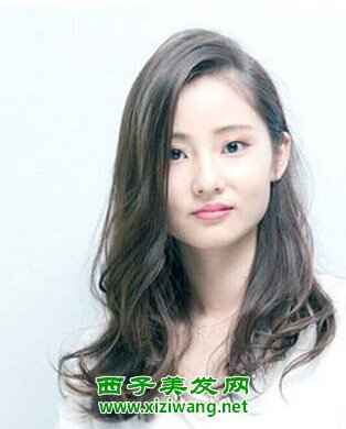 五款流行中長發(fā)燙發(fā)設計時尚修顏顯氣質(zhì)