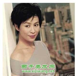 今年流行短發型變成魅力女性