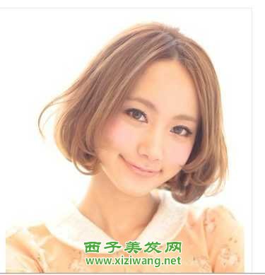 女生齊肩短卷發發型圖
