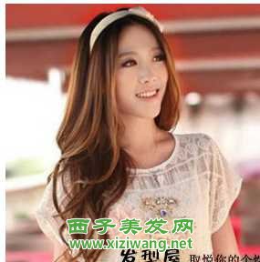 女生蓬松中長卷發,好打理的卷發