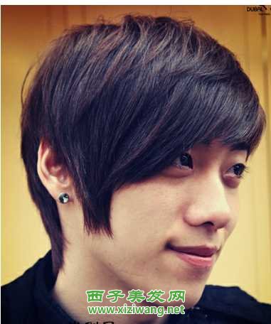 潮流男生卷發(fā)發(fā)型圖片