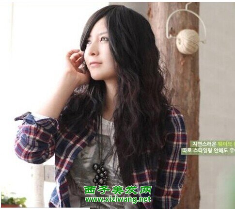 自然個性女生煙花燙發(fā)型