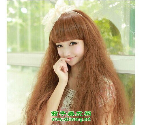 自然個性女生煙花燙發(fā)型