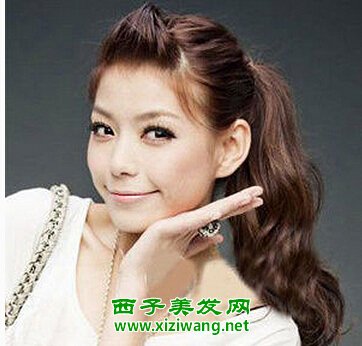 長發(fā)卷發(fā)怎么扎好看好看長發(fā)卷發(fā)圖片
