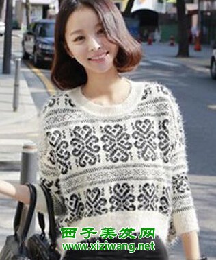 韓國女生短發(fā)中分蛋卷頭發(fā)型