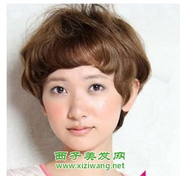 女生臉寬適合短發發型