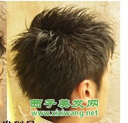 男生兩邊短的短發發型
