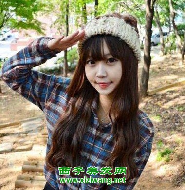 黑色齊劉海長(zhǎng)卷發(fā)發(fā)型試圖