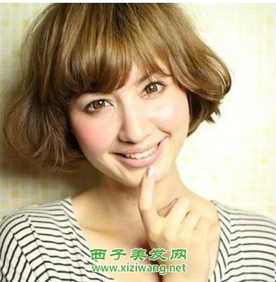 女生中短發(fā)卷發(fā)發(fā)型圖片