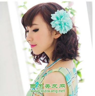 潮女中短卷發發型圖