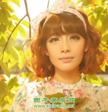 潮女中短卷發發型圖