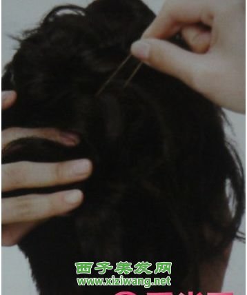 <<女人我最大>>短發(fā)扎發(fā)型