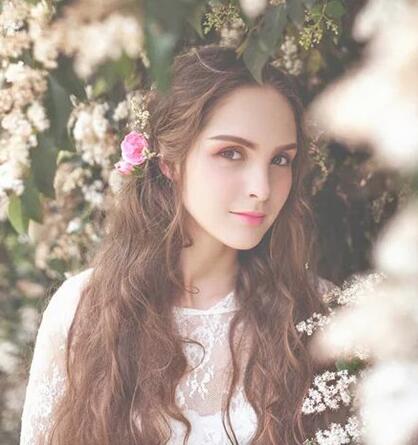 今年流行燙什么發(fā)型2022年女生流行燙發(fā)造型