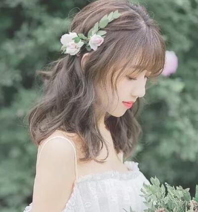 今年流行燙什么發(fā)型2022年女生流行燙發(fā)造型