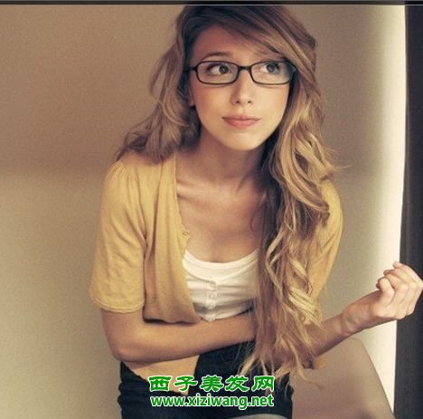 今年流行長卷發(fā)助你輕松變美女