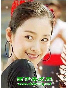 今年流行長卷發(fā)助你輕松變美女