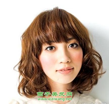 女生秋冬短發發型,輕松變冬季美女