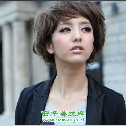 帥氣女生短卷發發型圖片