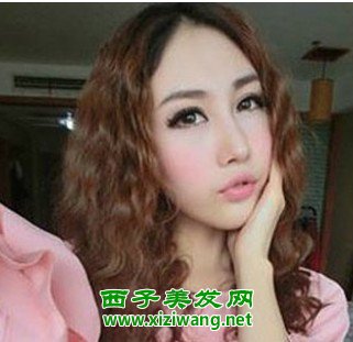 長發中卷發發型圖片可愛女生的長卷發發型
