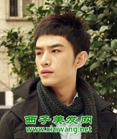 男生齊劉海短發(fā)發(fā)型造型可愛又帥氣