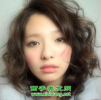 女生好看的蛋卷頭發型圖片