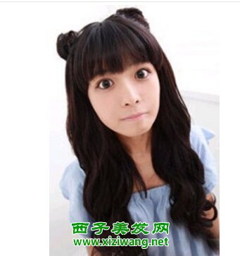 黑色直發(fā)發(fā)尾微燙大卷發(fā)圖片輕松打造個(gè)性味道