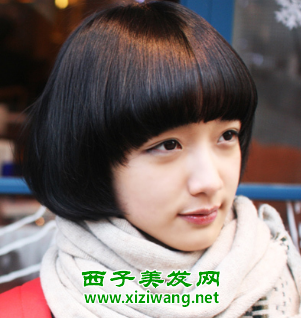 女生可愛齊劉海蘑菇頭短發(fā)變可愛女生必備