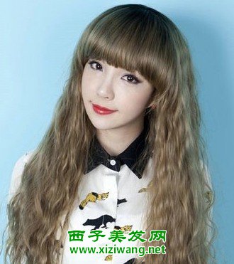 韓國女生蛋卷頭中長發圖片