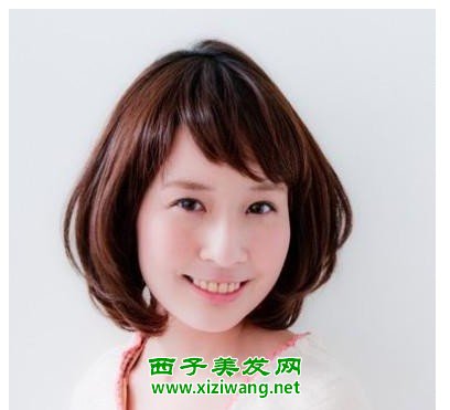 女生新款短發小卷發發型圖片