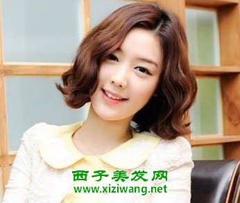 女生中短卷發發型圖片夏季輕松扮時尚