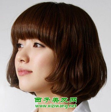 額頭高適合什么卷發(fā)額頭高女生好看卷發(fā)發(fā)型