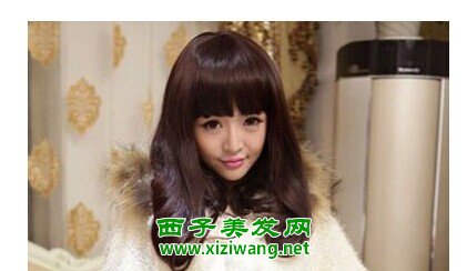 齊劉海卷發可愛發型女生扮萌最適合發型