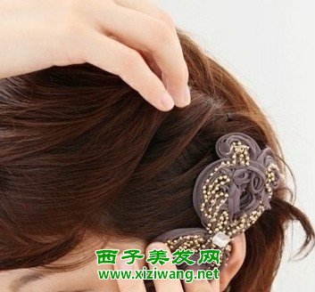 短發(fā)怎么扎起來好看女生清爽短發(fā)扎法教程