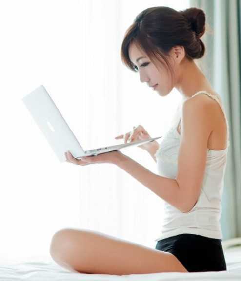 最熱門的丸子盤發讓你享受甜美假日