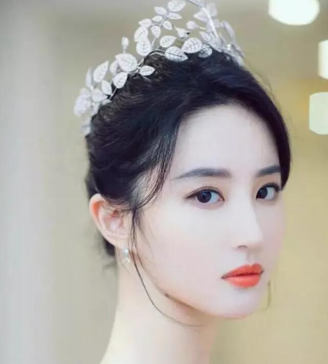 劉海發型女2022年新款,非常的減齡簡約隨性