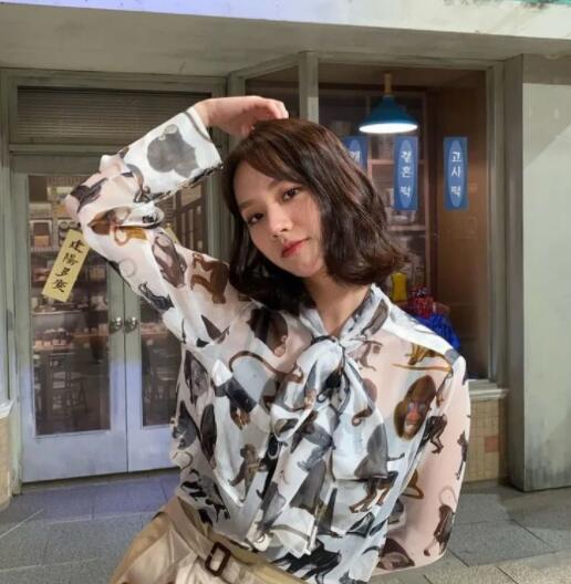 長發女2022新款減齡,凸顯出獨具一格的時尚感