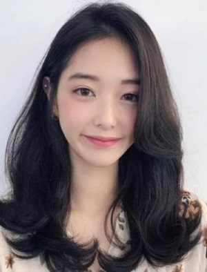 新年燙什么發(fā)型好看女生新年最新燙發(fā)發(fā)型