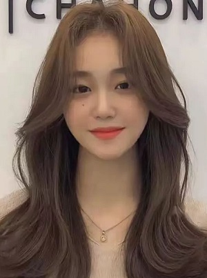 2022網(wǎng)紅劉海怎么剪最流行的女生網(wǎng)紅劉海圖片