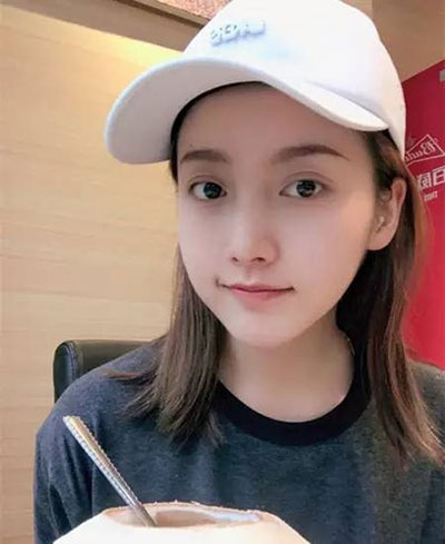 女生簡單不失內(nèi)涵的齊肩直發(fā)發(fā)型