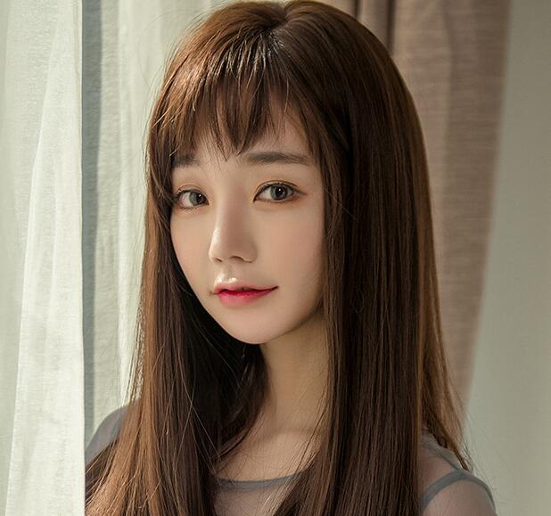 女生披肩中長發(fā)直發(fā)發(fā)型,簡約清純氣質(zhì)迷人