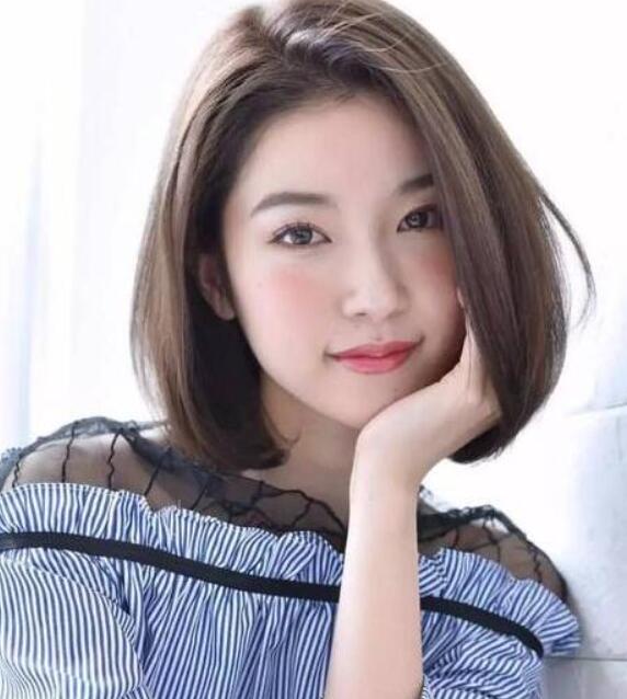 無需打理的齊肩發直發,換發型就選這樣的直發了