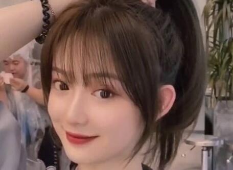 2022年女直發流行發型美爆全場的直發發型
