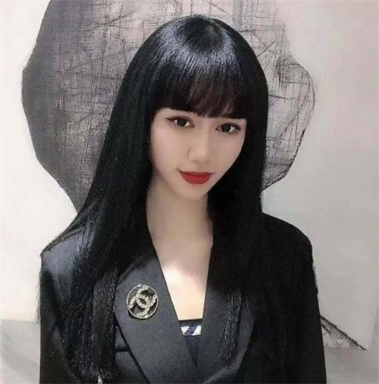 現(xiàn)在流行的直發(fā)發(fā)型一直火的直發(fā)發(fā)型推薦