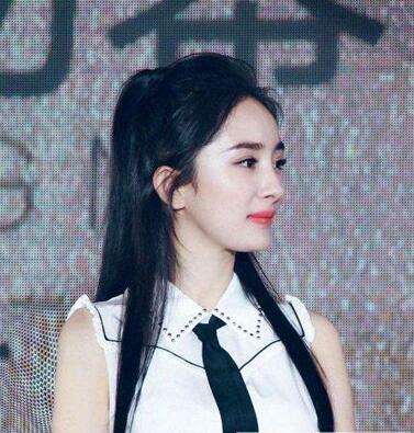 好看的黑色長直發(fā)發(fā)型,無需燙染也能很美