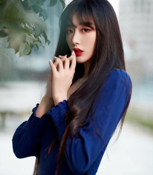 美女明星都留長直發,優雅靚麗氣場強大