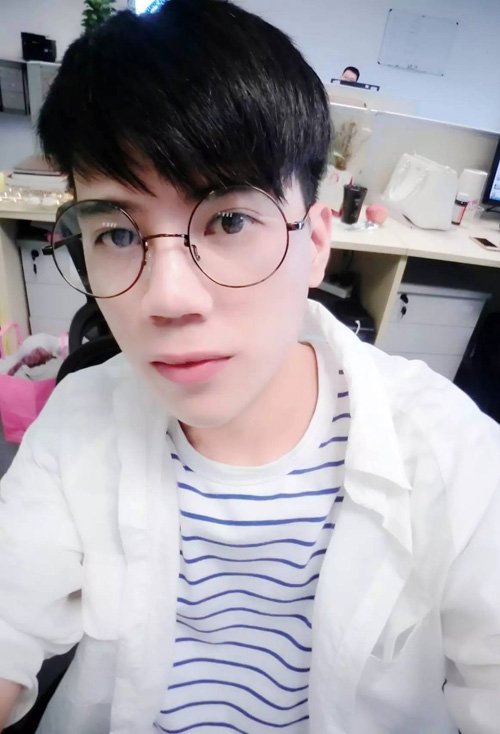 男網(wǎng)紅短發(fā)發(fā)型名字大全打理更帥氣的卷頭發(fā)